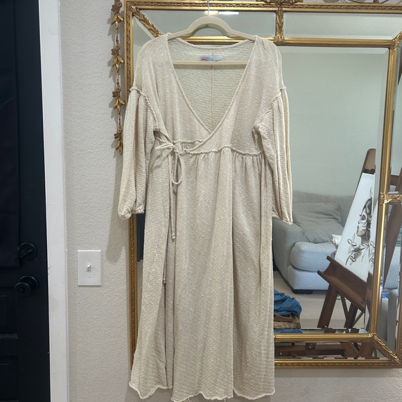 Free Peopke Cream V-Neck wrap Midi Dress - Picture 1 of 5